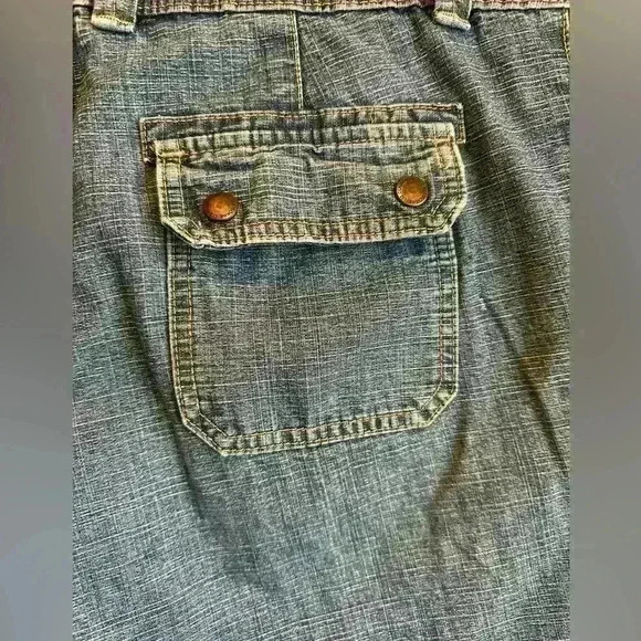 Liz Claiborne Size 10 Women’s Jeans/Capris. - Picture 2 of 10